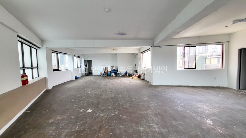 서울 중구 신당동 신당역인근 엘베있는 45평대 사무실/상가 월세 매물번호 13398 사진 5