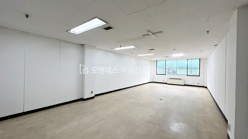 서울 중구 신당동 역세권에 위치한 관리 잘되는 대형건물 사무실 월세 매물번호 13442 사진 3