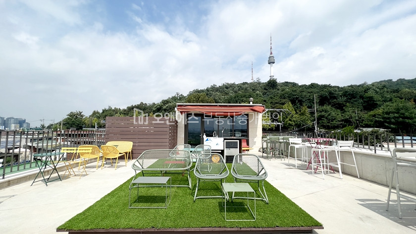 서울 용산구 용산동2가 해방촌 소월로 뷰가 정말 멋진 카페 월세 매물번호 13470 사진 12
