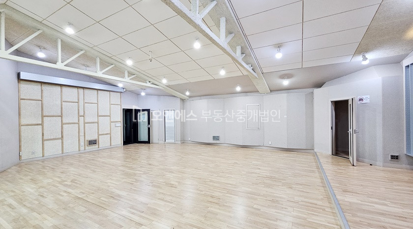 서울 서초구 서초동 주차 15대 가능한 단독 사옥 임대 월세 매물번호 13474 사진 2