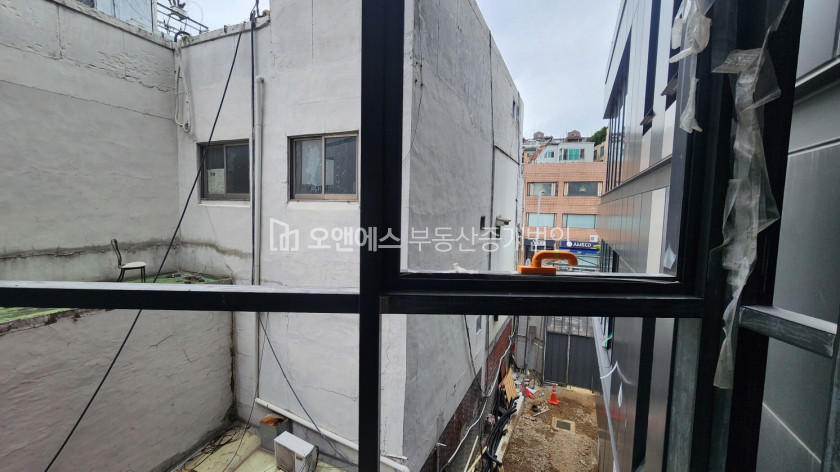 서울 용산구 이태원동 이태원역 인근 대로변에 위치한 신축 건물 통임대 월세 매물번호 13546 사진 2