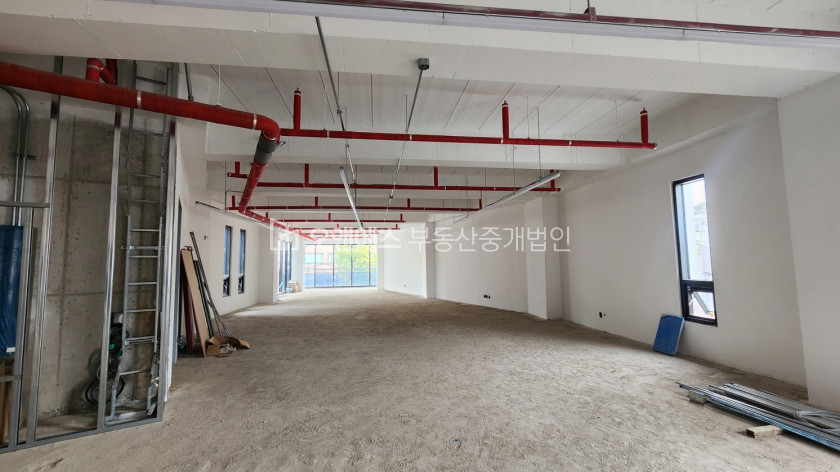 서울 용산구 이태원동 이태원역 인근 대로변에 위치한 신축 건물 통임대 월세 매물번호 13546 사진 9