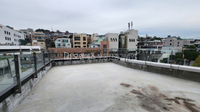 서울 용산구 이태원동 이태원역 인근 대로변에 위치한 신축 건물 통임대 월세 매물번호 13546 사진 18