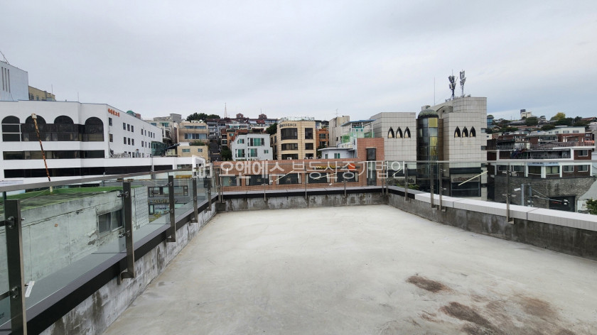 서울 용산구 이태원동 이태원역 인근 대로변에 위치한 신축 건물 통임대 월세 매물번호 13546 사진 19