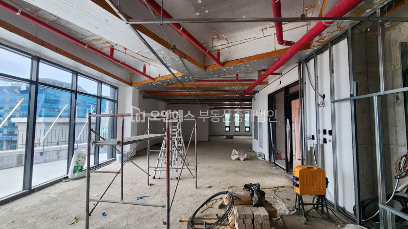 서울 용산구 이태원동 이태원역 인근 대로변에 위치한 신축 건물 통임대 월세 매물번호 13546 사진 20