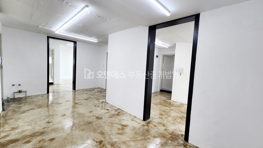 서울 용산구 이태원동 깔끔한 리모델링 사무실, 에폭시바닥 예뻐요 월세 매물번호 13623 사진 9