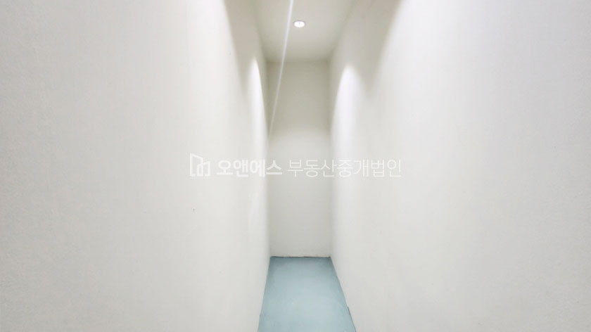 서울 중구 신당동 의류업 밀집되어 있는 곳에 위치한 사무실 월세 매물번호 13946 사진 2