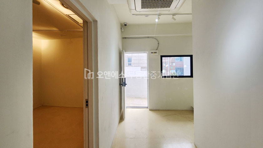 서울 중구 신당동 의류업 밀집되어 있는 곳에 위치한 사무실 월세 매물번호 13946 사진 11