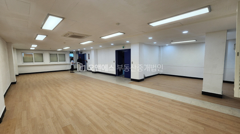 서울 용산구 동자동 서울역인근 대로변 노출도 큰 상가 월세 매물번호 14083 사진 2