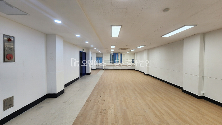 서울 용산구 동자동 서울역인근 대로변 노출도 큰 상가 월세 매물번호 14083 사진 3