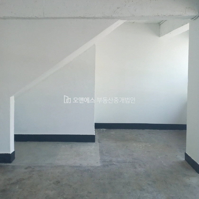 서울 종로구 종로5가 종로5가역 인근 대로변 가시성 좋은 상가/사무실 월세 매물번호 14135 사진 3