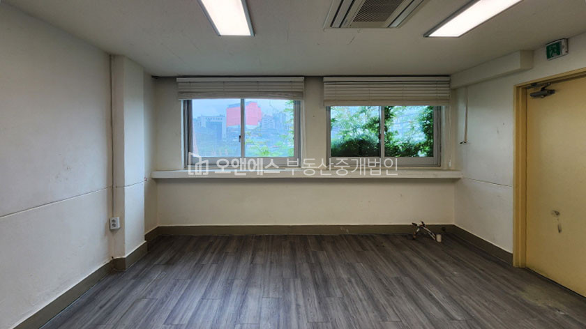 서울 용산구 동자동 전철길 뷰 창 많고, 분리되어 있는 깨끗한 사무실 월세 매물번호 14321 사진 6