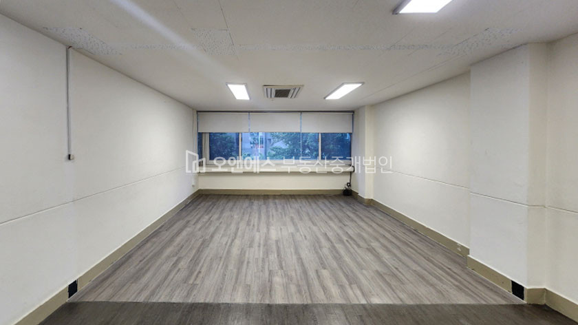 서울 용산구 동자동 전철길 뷰 창 많고, 분리되어 있는 깨끗한 사무실 월세 매물번호 14321 사진 9