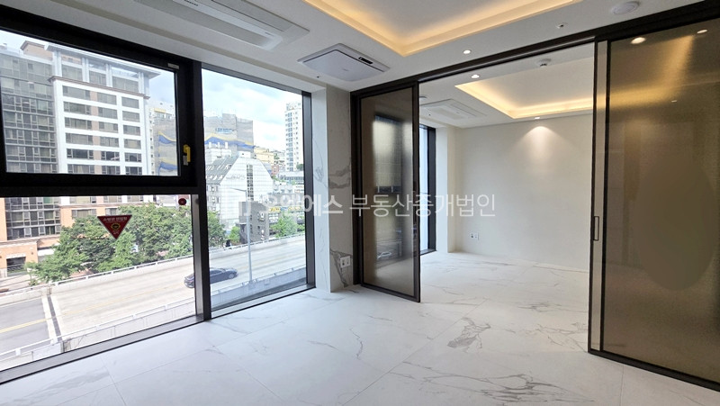 서울 용산구 한남동 깔끔한 컨디션 오피스텔을 찾는다면 이곳 월세 매물번호 14340 사진 2