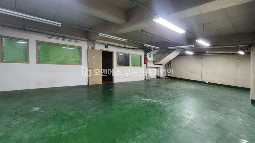 서울 용산구 원효로1가 가성비 좋은 제조업, 기계실 등 큰 작업공간 월세 매물번호 14348 사진 3