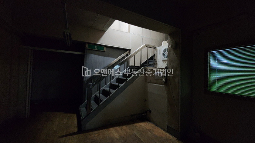 서울 용산구 원효로1가 가성비 좋은 제조업, 기계실 등 큰 작업공간 월세 매물번호 14348 사진 8