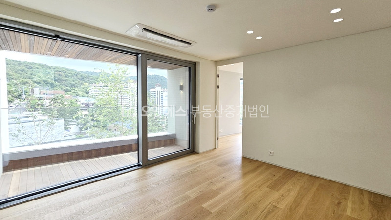 서울 종로구 평창동 평창동 넓은 루프탑과 마당이 있는 신축주택 분양 매물번호 14377 사진 7