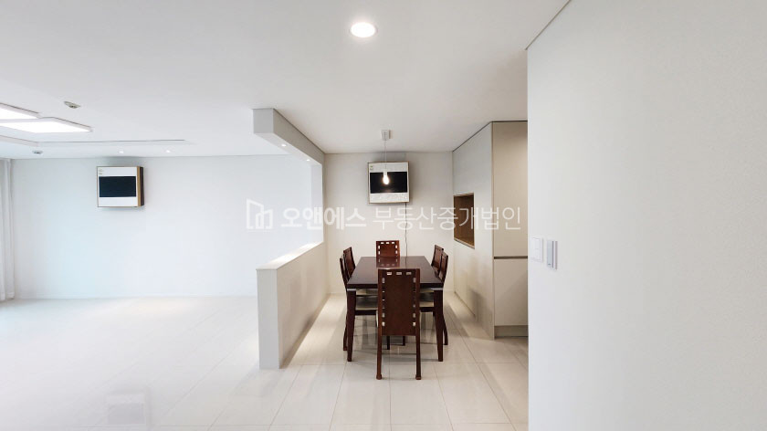 서울 용산구 동빙고동 대사관 및 고급주택 단지 내 한강뷰 보이는 이쁜 집 월세 매물번호 14401 사진 12