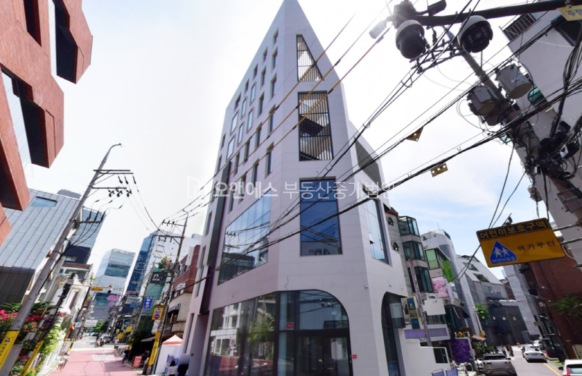 서울 강남구 신사동 신사역 도보권 이동 신축 사옥 통임대 월세 매물번호 14422 사진 1