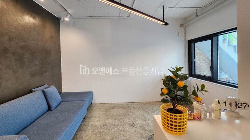 서울 용산구 이태원동 주차편하고 넓은 경리단길 사무실~ 월세 매물번호 14466 사진 1