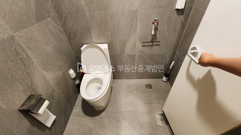 서울 용산구 이태원동 주차편하고 넓은 경리단길 사무실~ 월세 매물번호 14466 사진 2