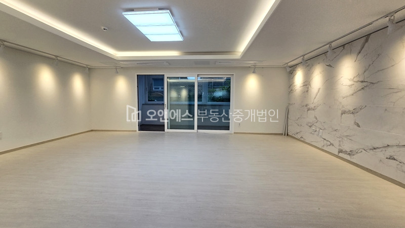 서울 용산구 한남동 순천향대학교 고급주택라인 넓은 대형평수 베란다도 넓어요. 월세 매물번호 14546 사진 1