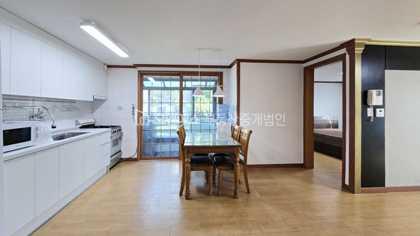서울 용산구 이태원동 깔끔하고 군더더기 없는 3룸 주택 매매 매물번호 14598 사진 8