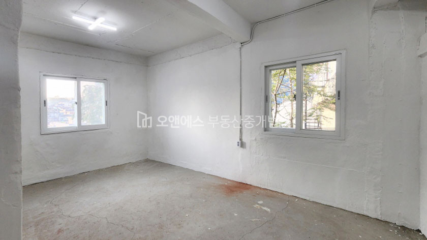 서울 용산구 이태원동 대로변에 위치한 넉넉한 작업실, 상가 월세 매물번호 14599 사진 3