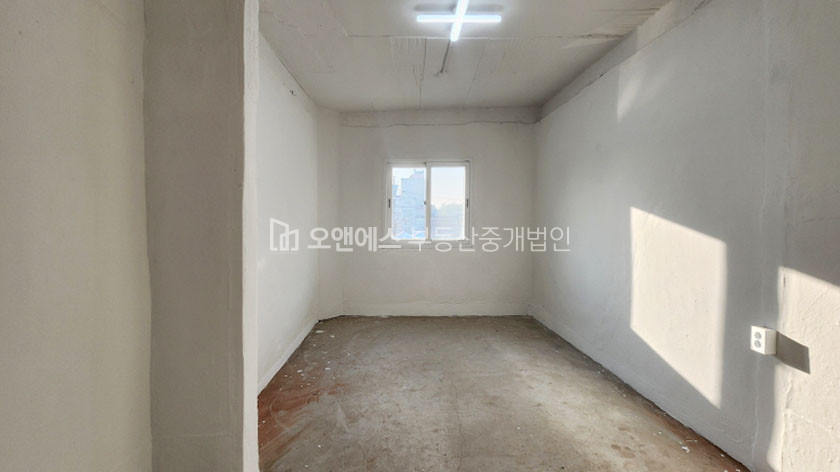 서울 용산구 이태원동 대로변에 위치한 넉넉한 작업실, 상가 월세 매물번호 14599 사진 5