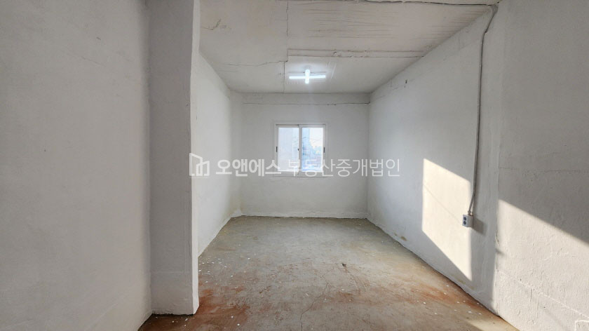 서울 용산구 이태원동 대로변에 위치한 넉넉한 작업실, 상가 월세 매물번호 14599 사진 7