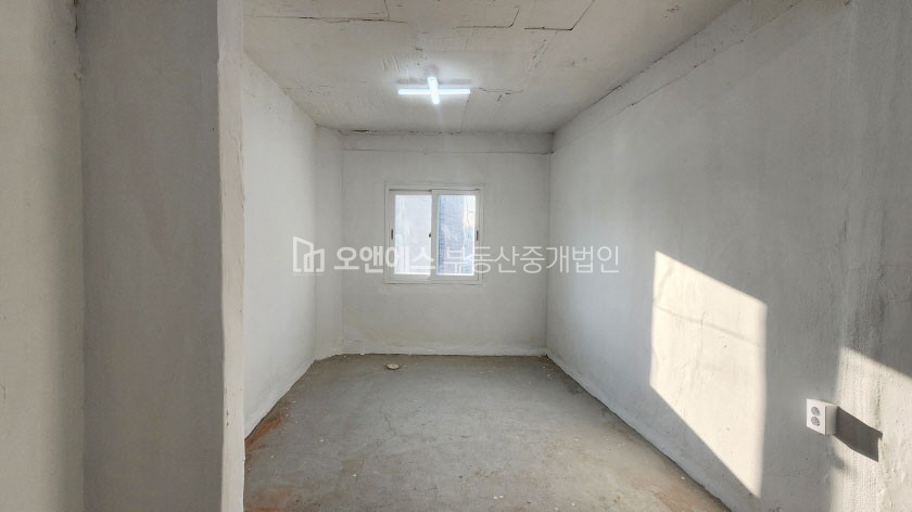 서울 용산구 이태원동 대로변에 위치한 넉넉한 작업실, 상가 월세 매물번호 14599 사진 9