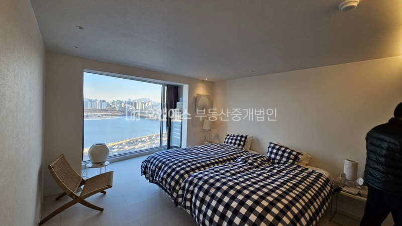 서울 용산구 한남동 유엔빌리지내 한강뷰 전용 테라스세대 전세 매매 매물번호 14611 사진 3