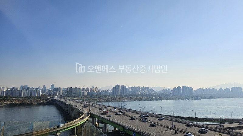 서울 용산구 한남동 최상 인테리어 + 한강뷰 월세 매물번호 14631 사진 4
