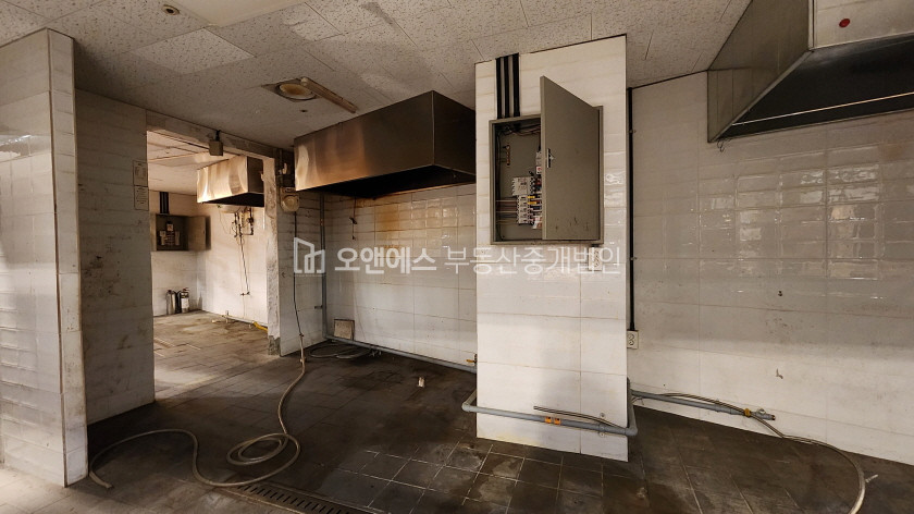 서울 용산구 한남동 한남오거리 쾌적한 지하상가 및 사무실 월세 매물번호 14666 사진 4