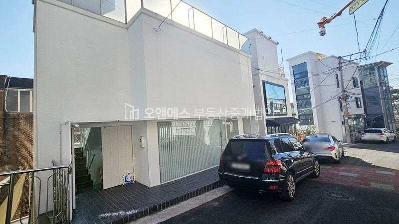 서울 용산구 이태원동 소월로 인근 가성비 좋은 통임대 사무실/상가 월세 매물번호 14815 사진 1