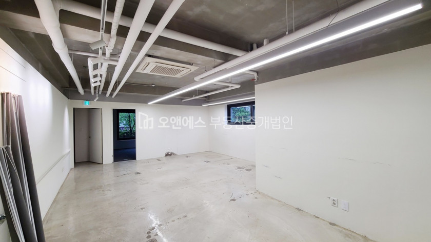 서울 용산구 한남동 고급 쇼룸/사무실 자리, 발렛가능한 빌딩 월세 매물번호 11238 사진 2
