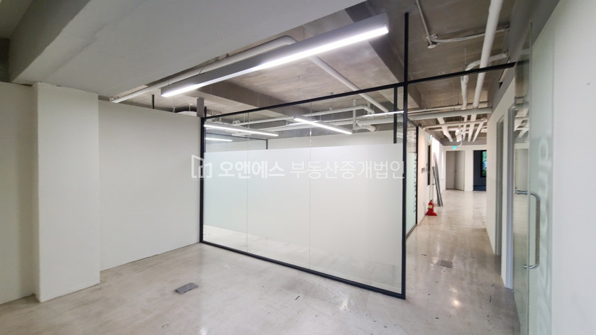 서울 용산구 한남동 고급 쇼룸/사무실 자리, 발렛가능한 빌딩 월세 매물번호 11238 사진 8