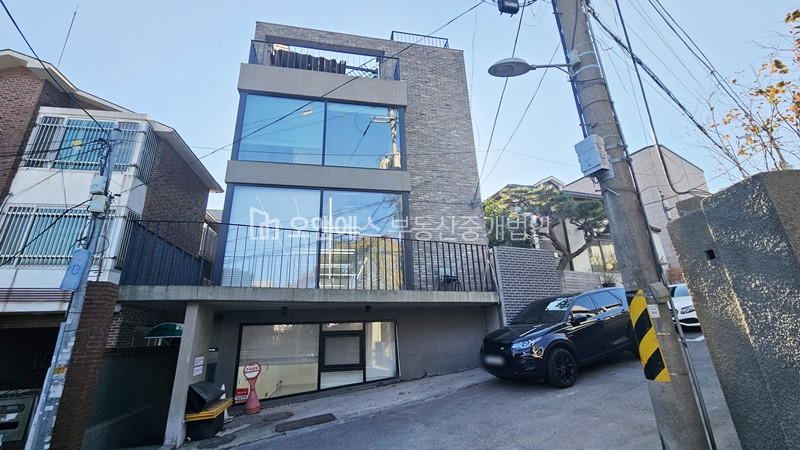 서울 용산구 한남동 핫한곳에 위치한 1층 상가/사무실 월세 매물번호 15026 사진 1