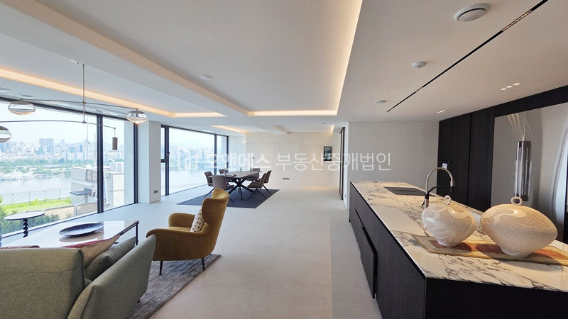 서울 용산구 한남동 유엔빌리지 미친 한강뷰 매매 매물번호 15016 사진 2
