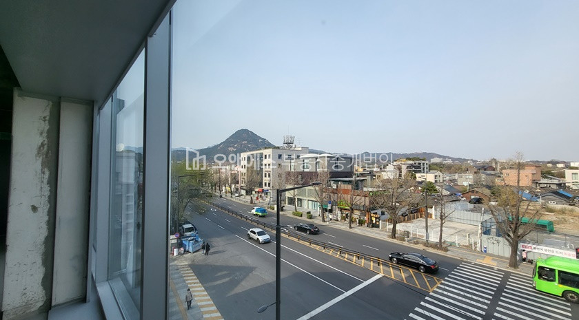 서울 종로구 체부동 경복궁 뷰, 리모델링 후 첫입주 월세 매물번호 12257 사진 1