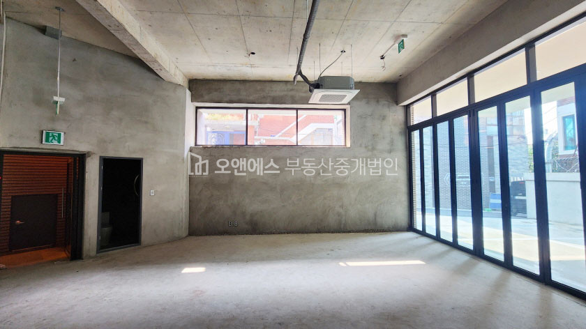 서울 용산구 용산동2가 층고 4미터 뻥뚫린 개방감이 돋보이는 상가사무실 월세 매물번호 14471 사진 5