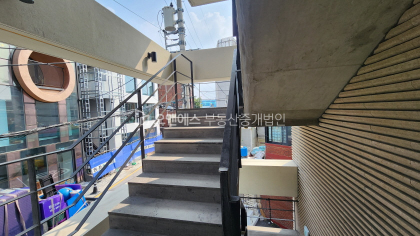서울 용산구 용산동2가 뻥뚫린 개방감이 돋보이는 컨디션 좋은 첫입주 상가사무실 월세 매물번호 14592 사진 5