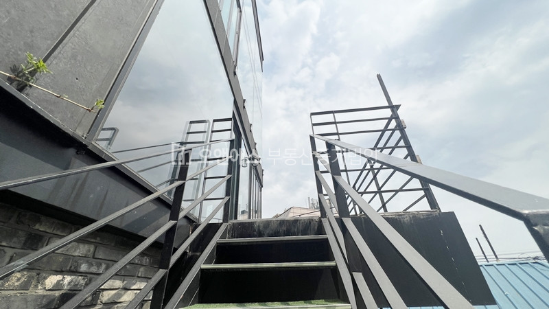 서울 용산구 이태원동 이태원 3층짜리 한건물 통임대 낮은월세 월세 매물번호 12305 사진 2