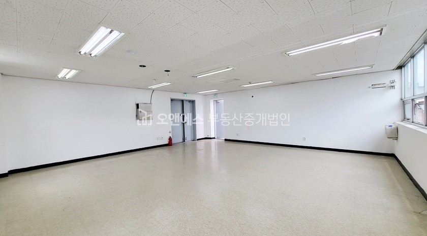 서울 중구 신당동 테라스있는 소형평수 사무실 월세 매물번호 12350 사진 2