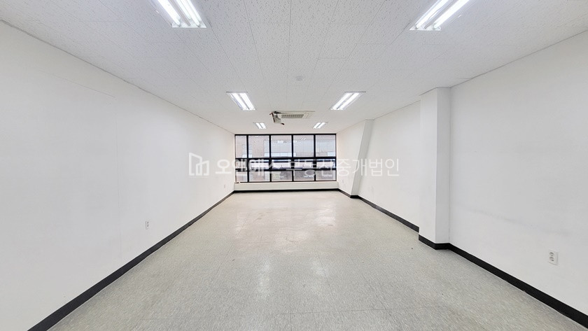 서울 중구 신당동 패션거리 위치한 깔끔 컨디션 사무실 월세 매물번호 12361 사진 1