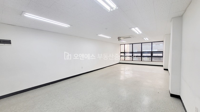 서울 중구 신당동 패션거리 위치한 깔끔 컨디션 사무실 월세 매물번호 12361 사진 2