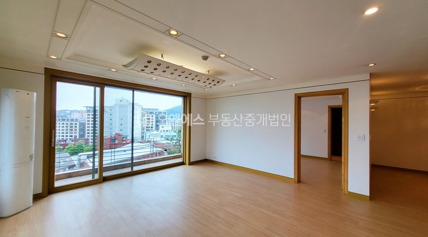 서울 용산구 한남동 남산타워 조망가능한 유엔빌리지 전세매물 전세 매물번호 12375 사진 3