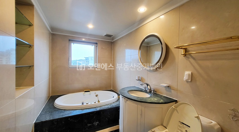서울 용산구 한남동 남산타워 조망가능한 유엔빌리지 전세매물 전세 매물번호 12375 사진 15