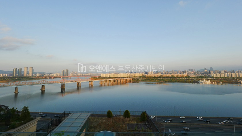 서울 용산구 한남동 유엔빌리지 한강 조망권 빌라 매매 매물번호 12378 사진 5