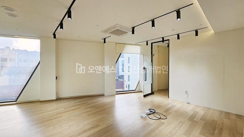 서울 용산구 한남동 한남동 랜드마크 사무실 임대 월세 매물번호 14761 사진 1